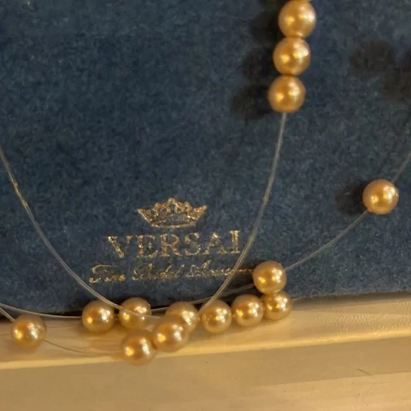 Versai Pearl Necklace - Picture 3 of 7
